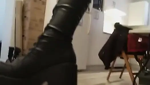 Diz Üstü Botlar Demonia