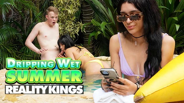 Jimmy kız arkadaşının evini ziyaret ediyor ama en iyi arkadaşı Ari Alectra'nın sikini istediğini beklemiyordu - reality kings