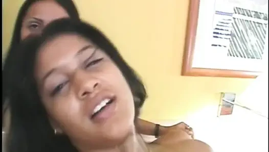 Yoğun Bir Orospu Kocaman Bir Aleti Emiyor (Film)