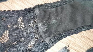 karısının terk edilmiş külot