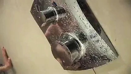 Uk seksi sarışın duş sikme