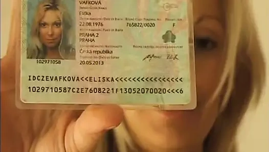 Eliska'nın ilk pornosu teşhirci bir sokak fahişesi