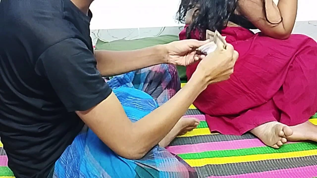 Teyzemi beş bin taka için siktim. Onunla sikişirken çok eğlendim.