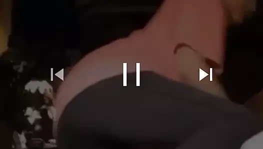 Büyük ganimet beyaz kız twerking