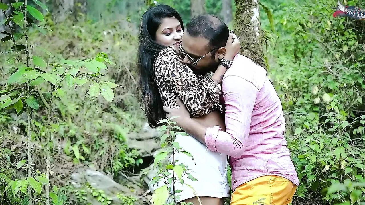 प्रॉपर्टी  दिखा  ने  के  बहाने  जंगल  में  लेजा  कर  अकाली  लड़की  के  साथ  किआ  कांड  फुल  मूवी  ( हिंदी  ऑडियो )