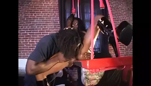 Bronx'tan gelen siyah sürtükler!!! - (robert hill prod'dan.)