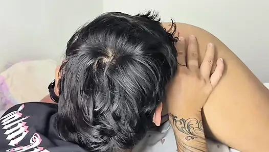 Kız arkadaşıma oral seks yapıyorum