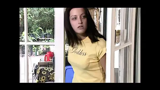 Jamie Lynn Hart: Köpek Stili İçin Mükemmel Yumuşak Yuvarlak Bir Göt