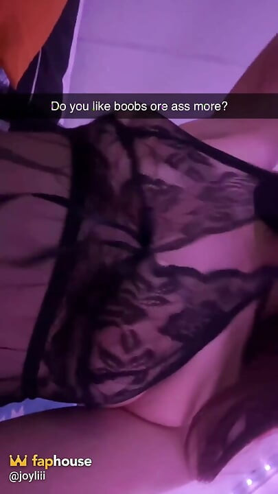 Joyliii Bir Yabancıyla Bir Snap Seansı Yapıyor