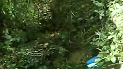 Sarışın alır büyük horoz doldurulmuş içinde ona ağzına emmek ve sonra sikikleri