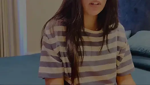Üvey annemin en iyi arkadaşını mastürbasyon yaparken siktim