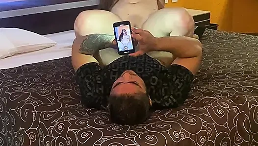 Yüksek topuklu ayakkabılarla anal sikişiyor