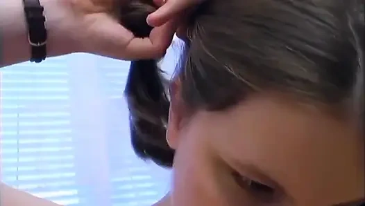 Sevimli minyon saf kıllı kız utangaç solo