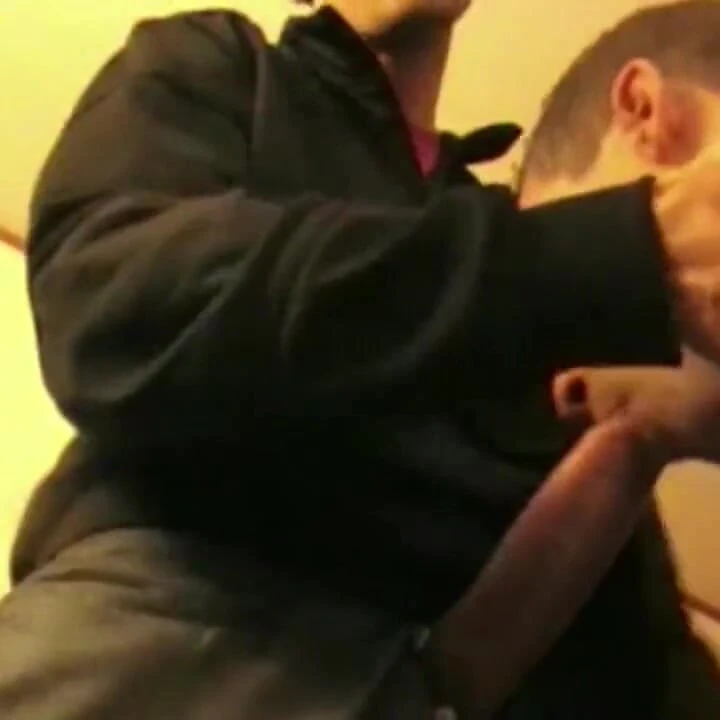 Twink gece otelde doğrudan sikiliyor