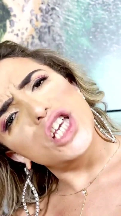 BRAZILIAN TRANSEXUALS: Isabella ve Yasmine Birbirini Sikiyor | Bölüm 1