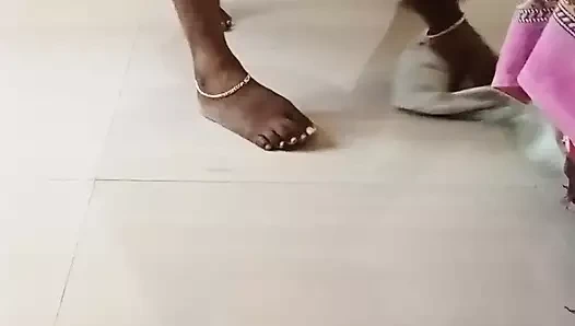 Hintli bayanın kuyruk temizleme performansı