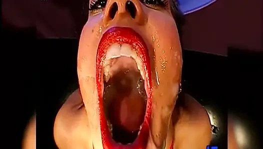 Seksi sarışın uzun yaraklı anal grup sekse bayılıyor ggg john thompson