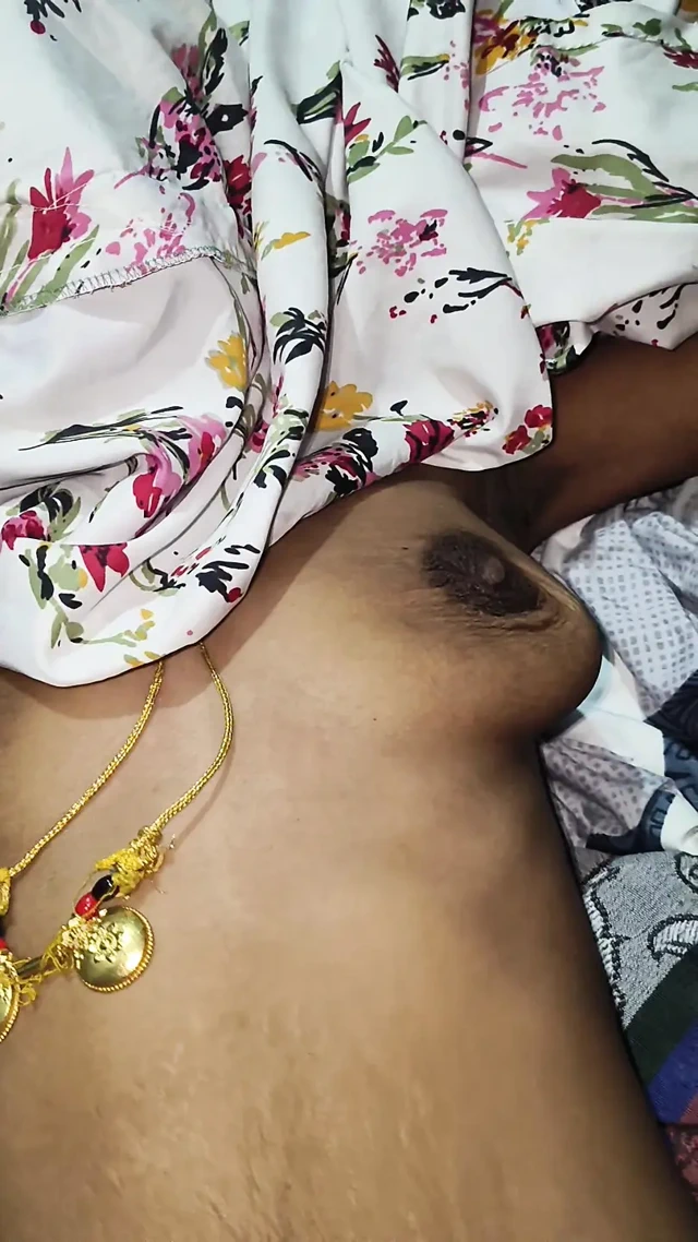 Hintli üvey erkek kardeş ev yapımı seks