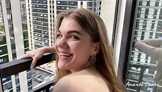 Göt deliğini parçalıyor ve içine boşalıyor - ateşli sikiş