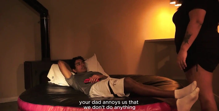 Üvey kız kardeşimle güreş oynuyorum, fantasiahardcoresex x alisongonzalez2 fark etmeden penisimi içine sokuyorum