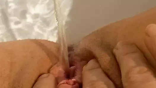 Beni banyo yaparken izle