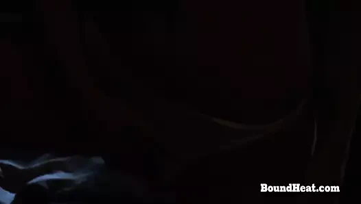 Lezbiyen köle içinde hapishane Mastürbasyon ve dokunmadan kendini