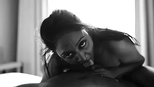 Gece çökerken erkek arkadaşımı çok sert emiyor