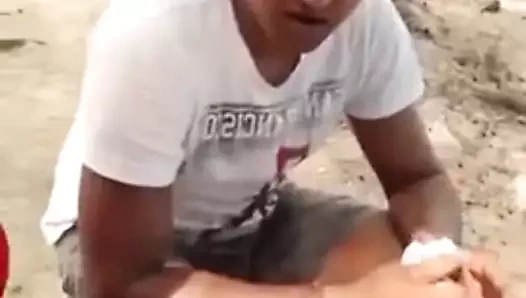 Şirin kızlar selfie çekiyor 2.mp4