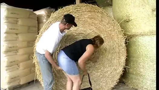 Çılgın nemfoman anne talep horoz