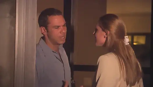 Yeni evli çift bal dolunaylarında şiddetle sikişiyor