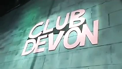 Ateşli striptizci bir adamın roxxx'ini alır