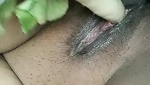 Amcığımı turpla sikiyorum