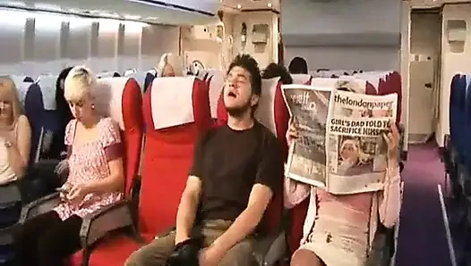 Uçakta teşhir