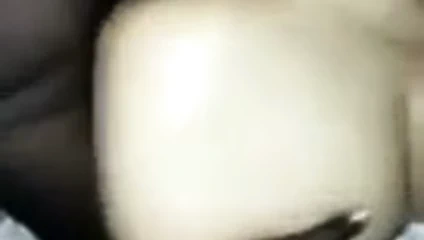 Afrikaner fickt Arabische Ehefrau waehrend Ehemann filmt 1