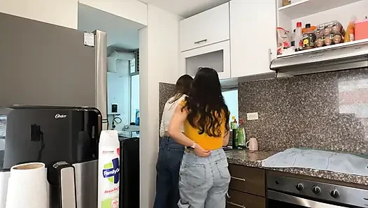 Ateşli ve edepsiz lezbiyen seks