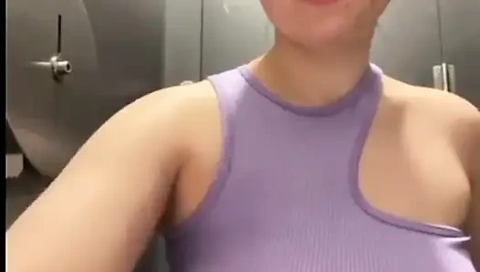 Halka açık yerde sıkı anal parmaklama. Yüze oturma. Çok ateşli mastürbasyon
