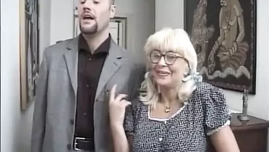 İtalyan milf porno yıldızının adı nedir