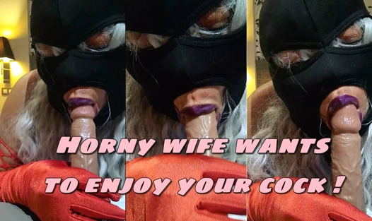 Azgın evli kadın yarağını emmek istiyor!