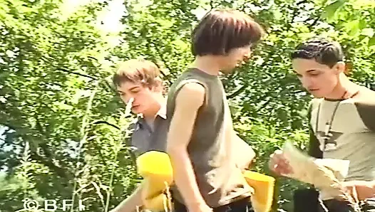 Açık havada üçlü tren partisi