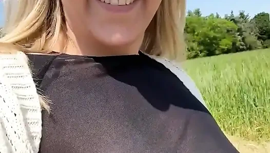 Göğüslerim zıplatıyor