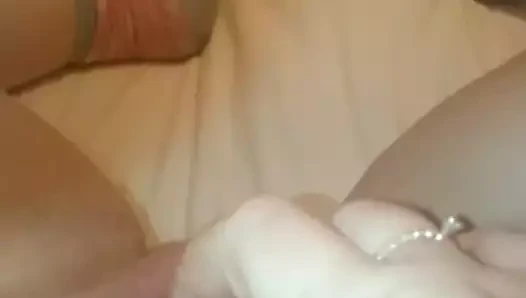 küçük bir klitoris oyun