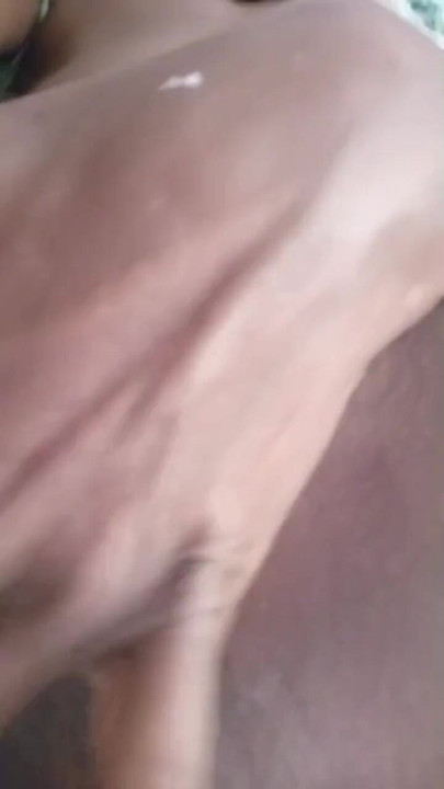18+ Hintli genç amcık Amerikalı büyük yarakla parçalıyor sert orgazm desi kız | Klip 1