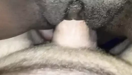 Olgun siyah milf ve ona beyaz sevgili