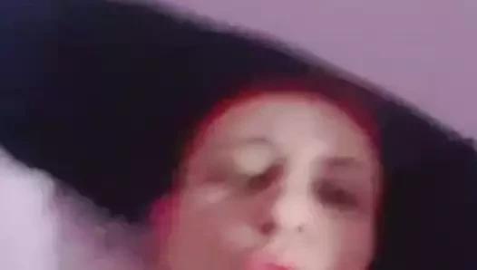 Kızıl saçlı kadın