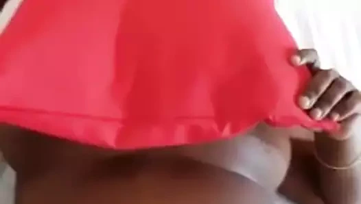 Mallu seksi aunty sikikleri ile genç adam at oyo oda