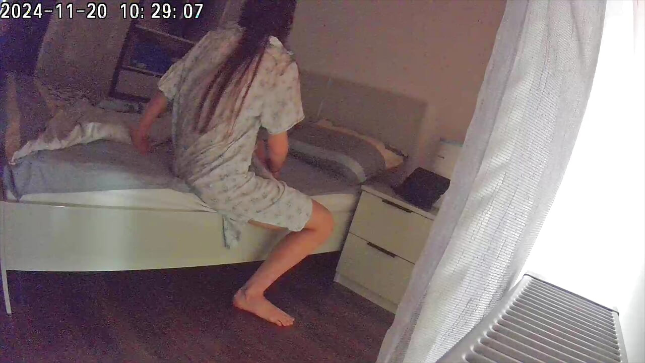 Karımın ve en iyi arkadaşımın gerçek sadakatsizliği. Videoyu boşaltıyor