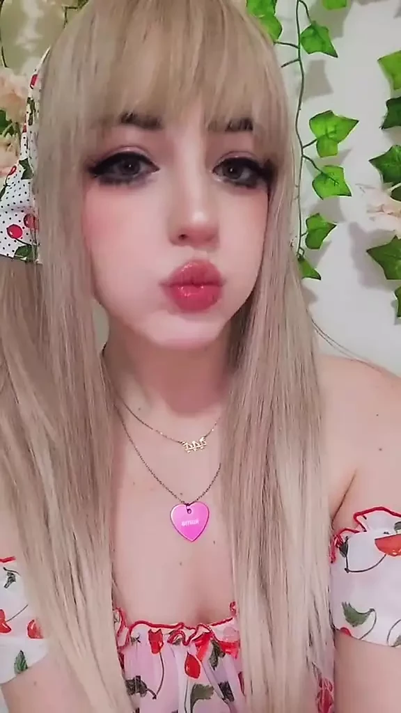 Onun vişneli chapstick'inin tadı