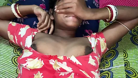 Büyük üvey kız kardeşim kızgındı, üvey kız kardeşim bana büyük yarağımı sert söyledi, Hintçe viral video ateşli yenge