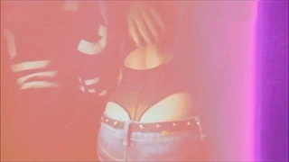 Da club'da büyük göğüslü kız