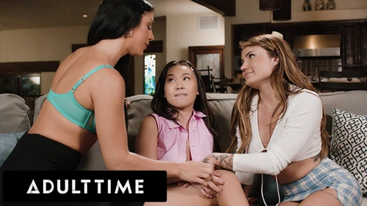 Adult Time - eski kız arkadaşlar Adria Rae ve Kimmy Kimm amcık yalıyor ve üçlü makaslıyor - çöpçatan queenie sateen!